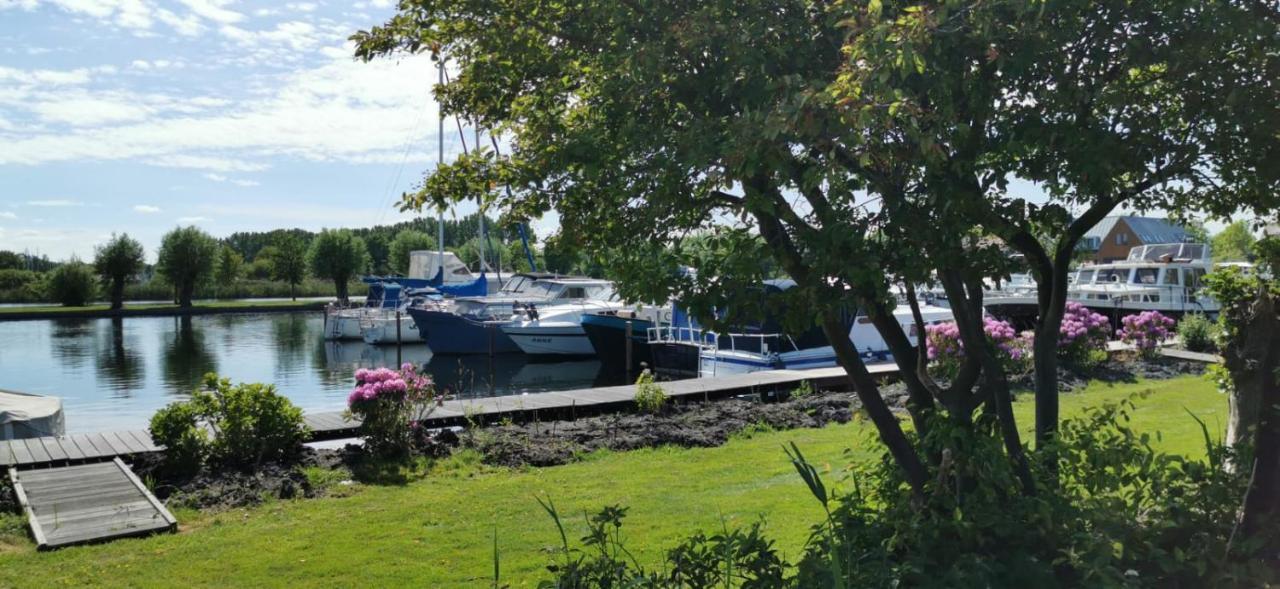 C'est la Vie Houseboat Hotel Nederhorst den Berg Exterior foto